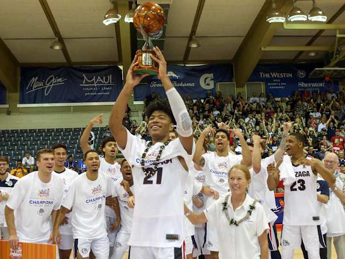rui-hachimura-maui-trophy.jpg